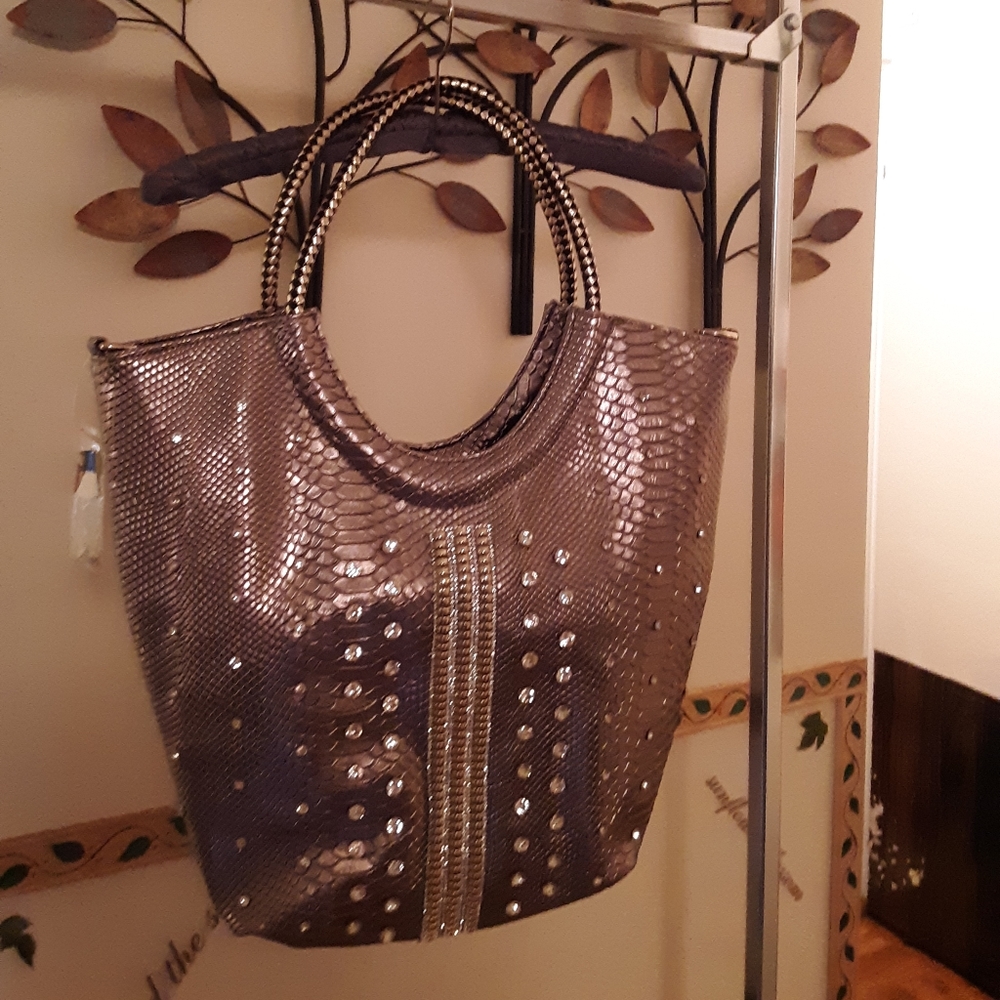 Oversized tote bag